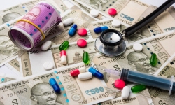 Minister of Road Transport & Highways of India Nitin Gadkari Urges FM Nirmala Sitharamanto to Remove 18% GST on Life & Medical Insurance Premiums