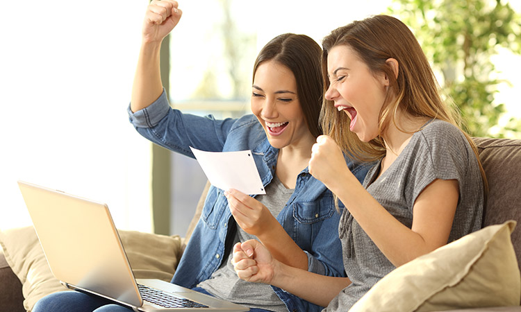 Scholarships & Grants for Students Studying in the USA Scholarships & Grants for Students Studying in the USA