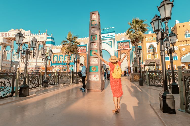 Shopping Malls & Traditional Markets to Explore in Dubai Shopping Malls & Traditional Markets to Explore in Dubai