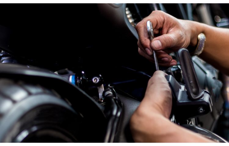 Check the Engine Oil Level on Your Bike Bike Insurance online